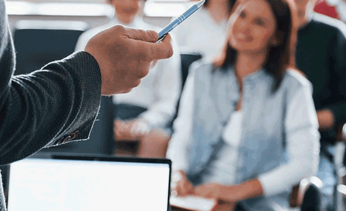 business-8150776_1280